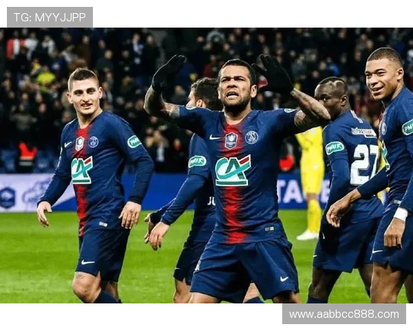 2018年巴黎圣日耳曼与里昂激战回顾：法甲巅峰对决的精彩瞬间与战术分析